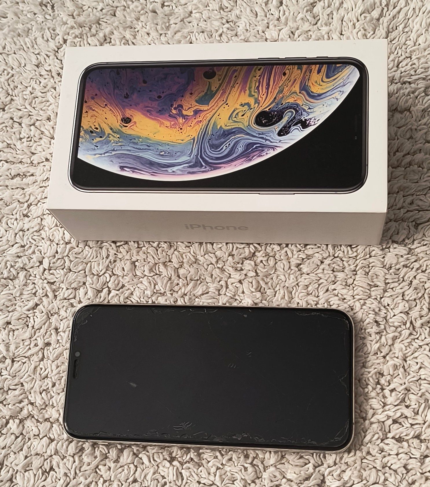 iPhone xs 256 GB kolor srebrny plus etui