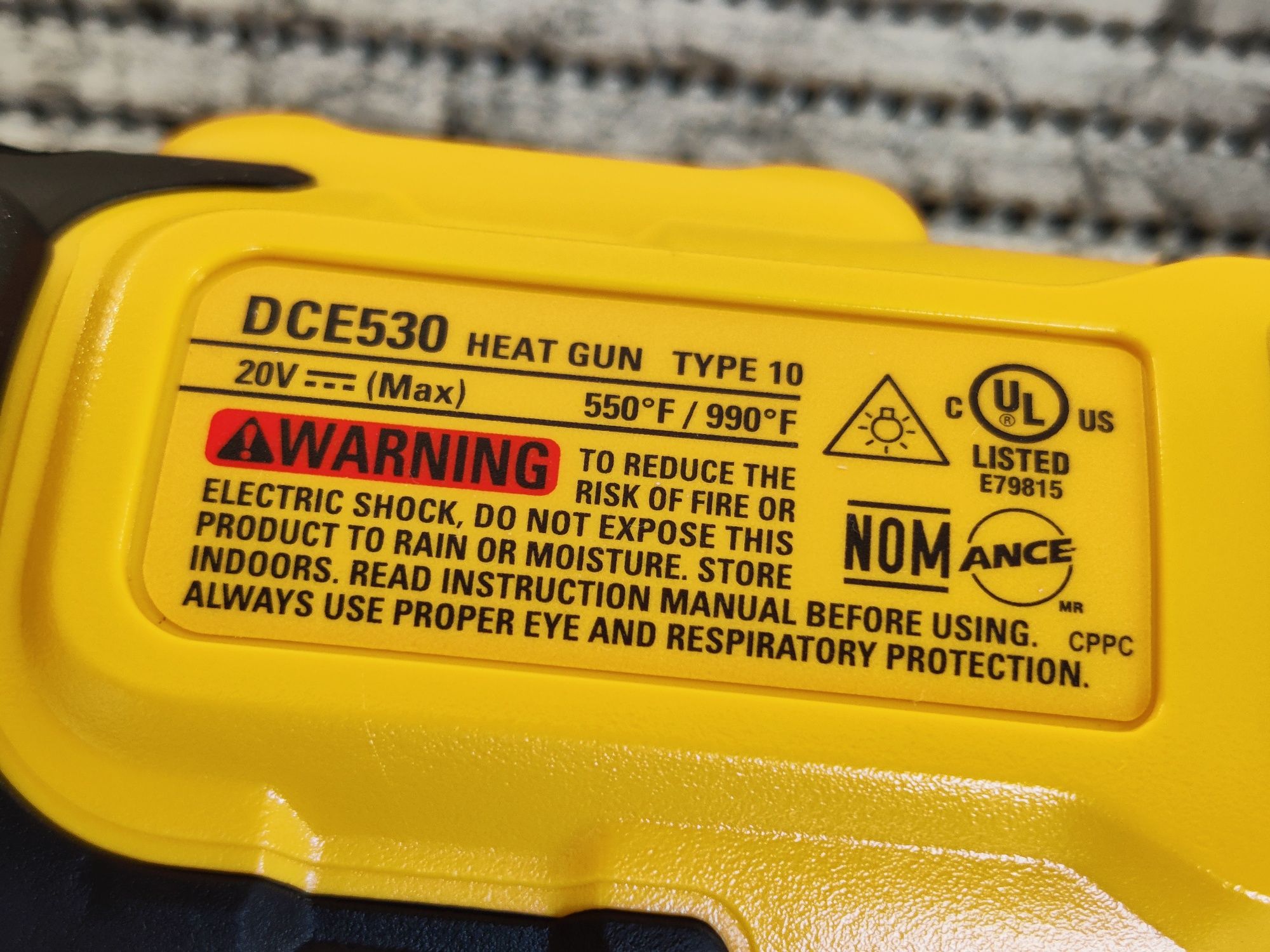 Пістолет гарячого повітря - фен акумуляторний DCE530.
DeWALT DCE530N