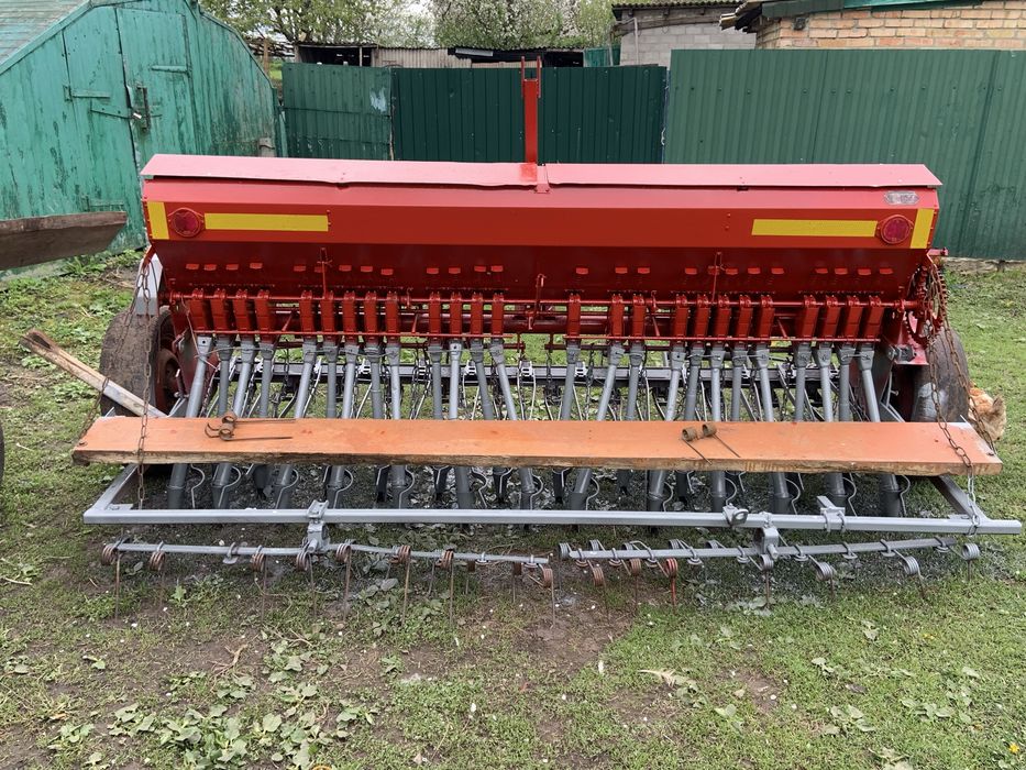 Продам Польську  анкерну сівалку Позняк
