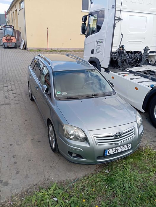 Samochód Kombi Toyota Avensis