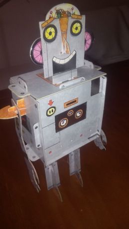 Robot em cartão +/- 20cm