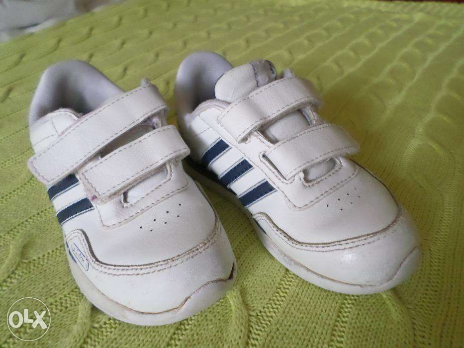 Sapatilhas / ténis Adidas 26