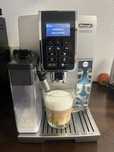 Delonghi кавова машина