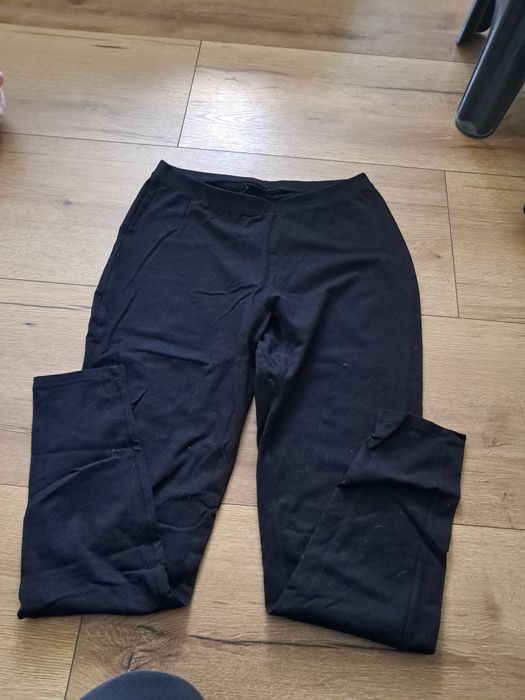 Czarne legginsyy