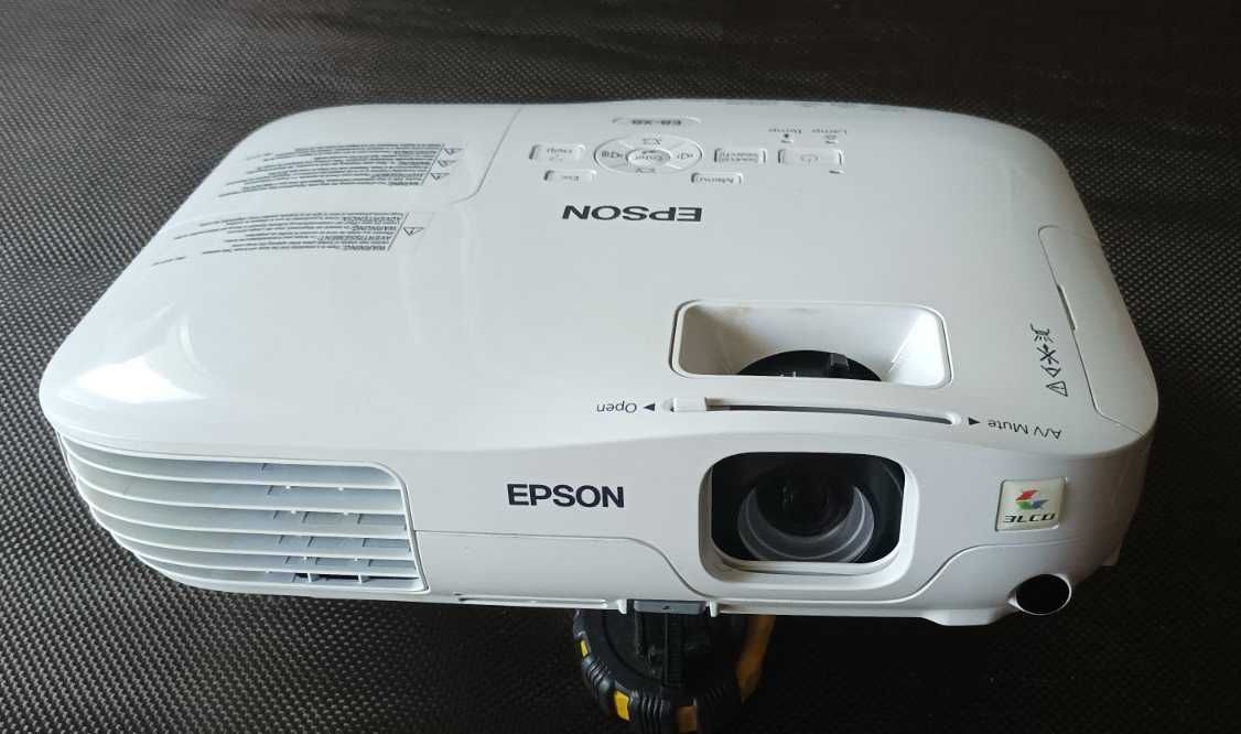 Проектор кинопроектор Epson EB-X8