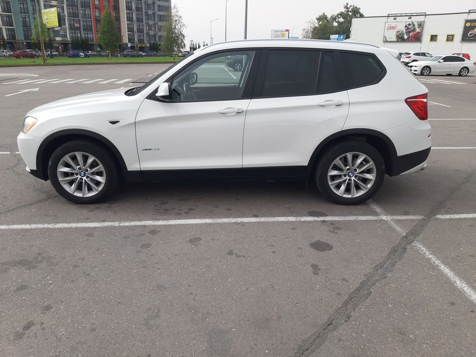BMW X3 Подам автомобіль.  Авто не битий не фарбований на 100%.