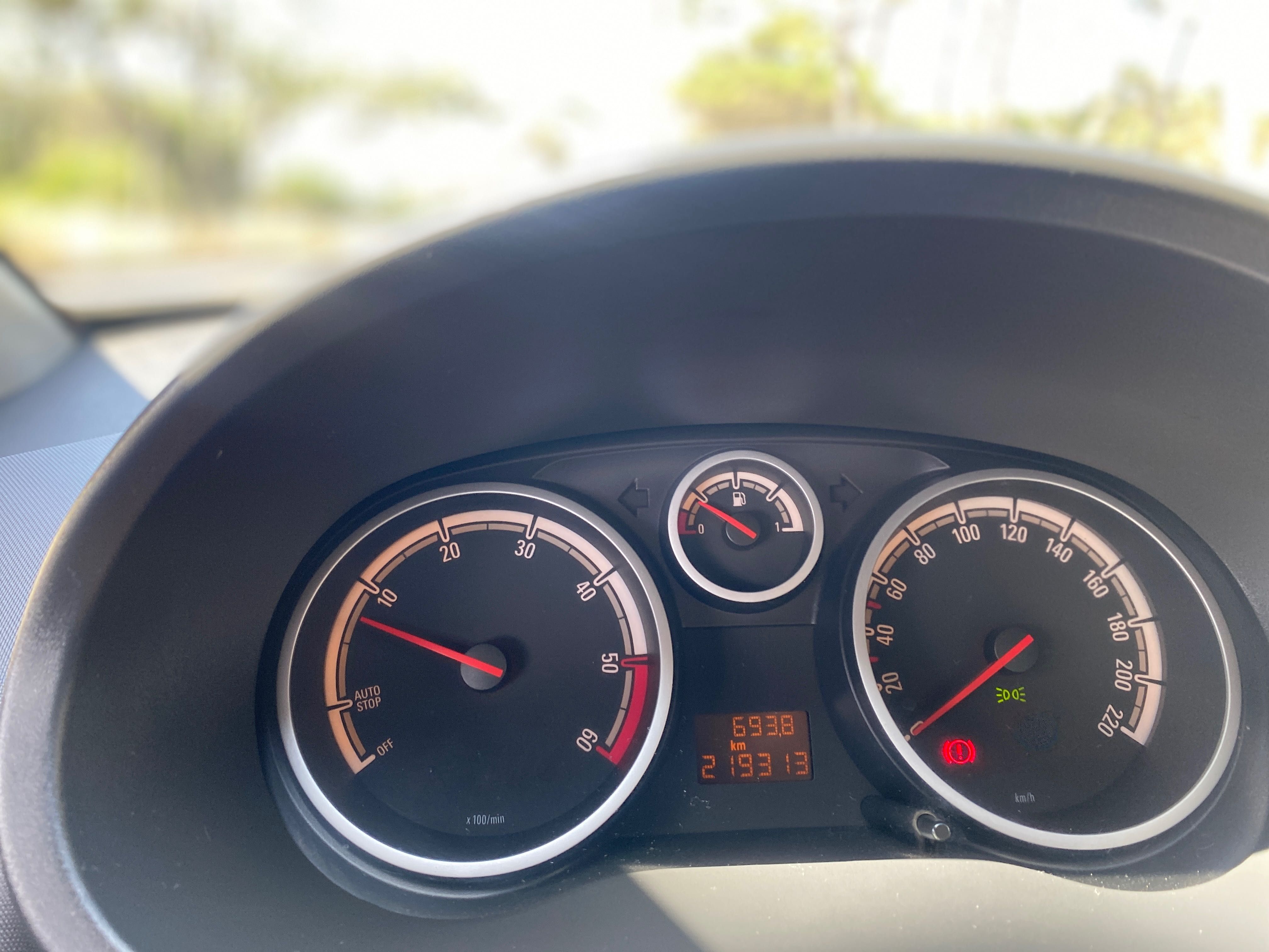 Carro Opel Corsa