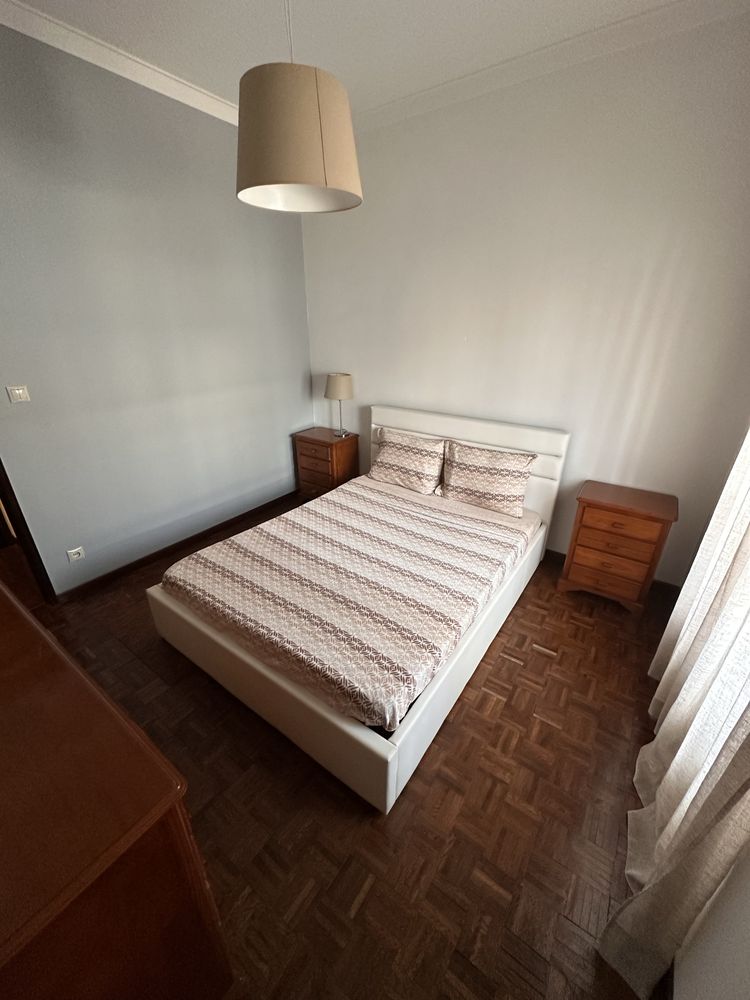 Quarto no Olival Basto