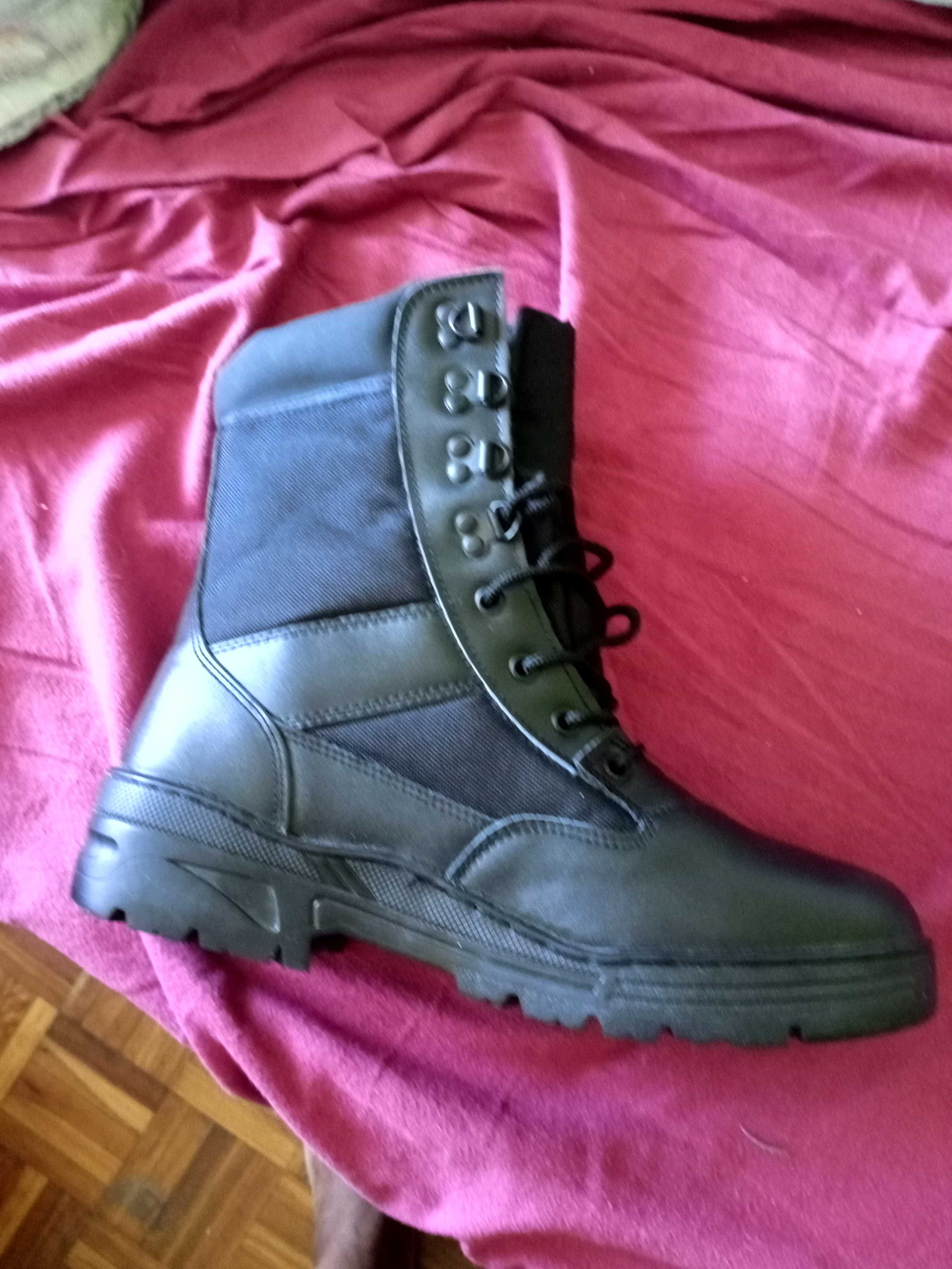 Botas para segurança/ vigilante/ militar, número 49, novas.