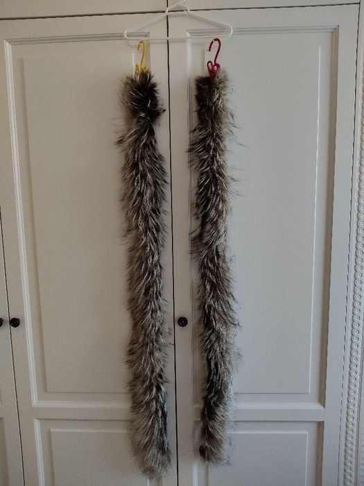 Dwie skórki z jenota do obszycia kaptura/kołnierza