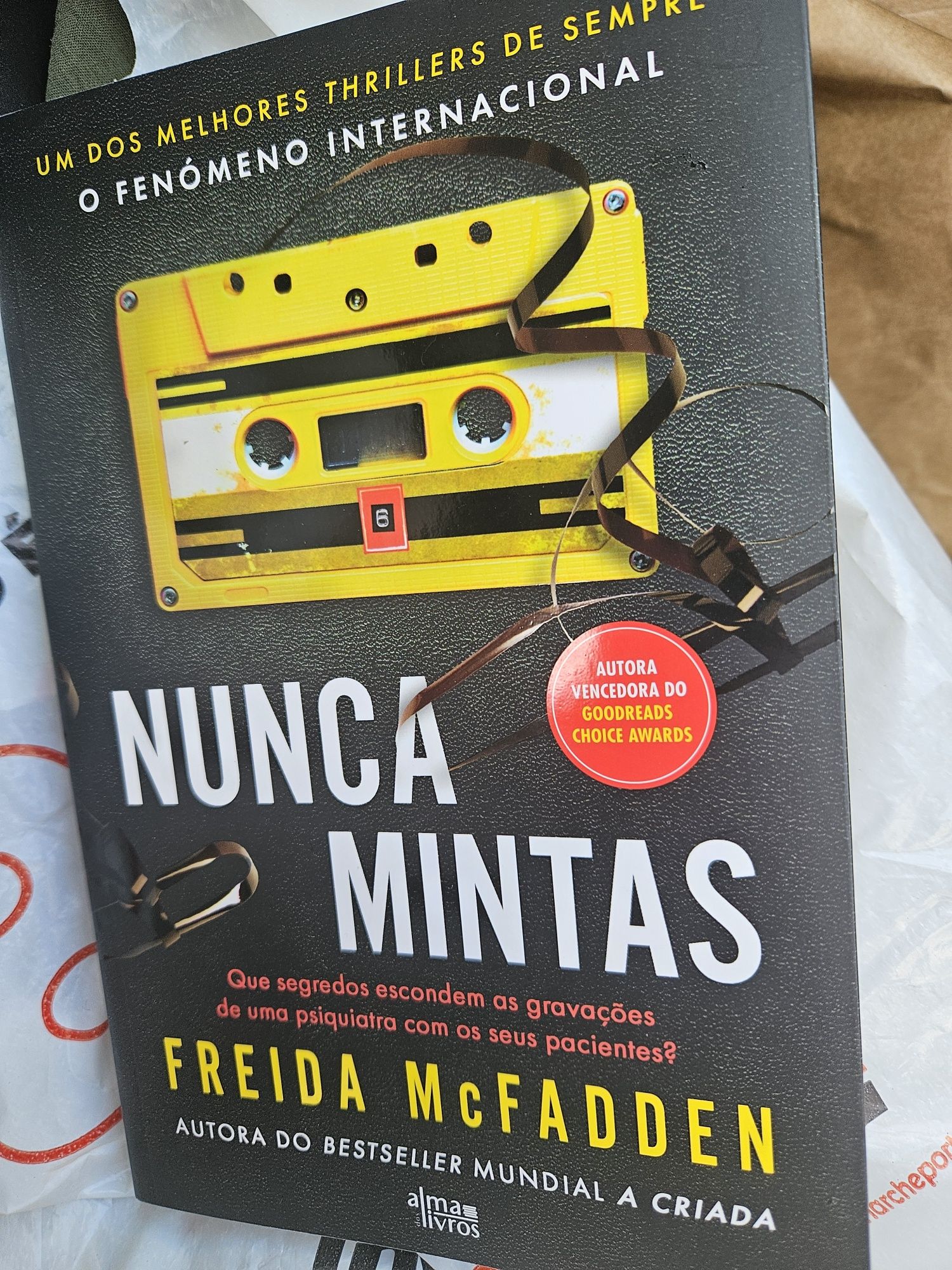 Vendo livros O escritorio e Nunca Mintas