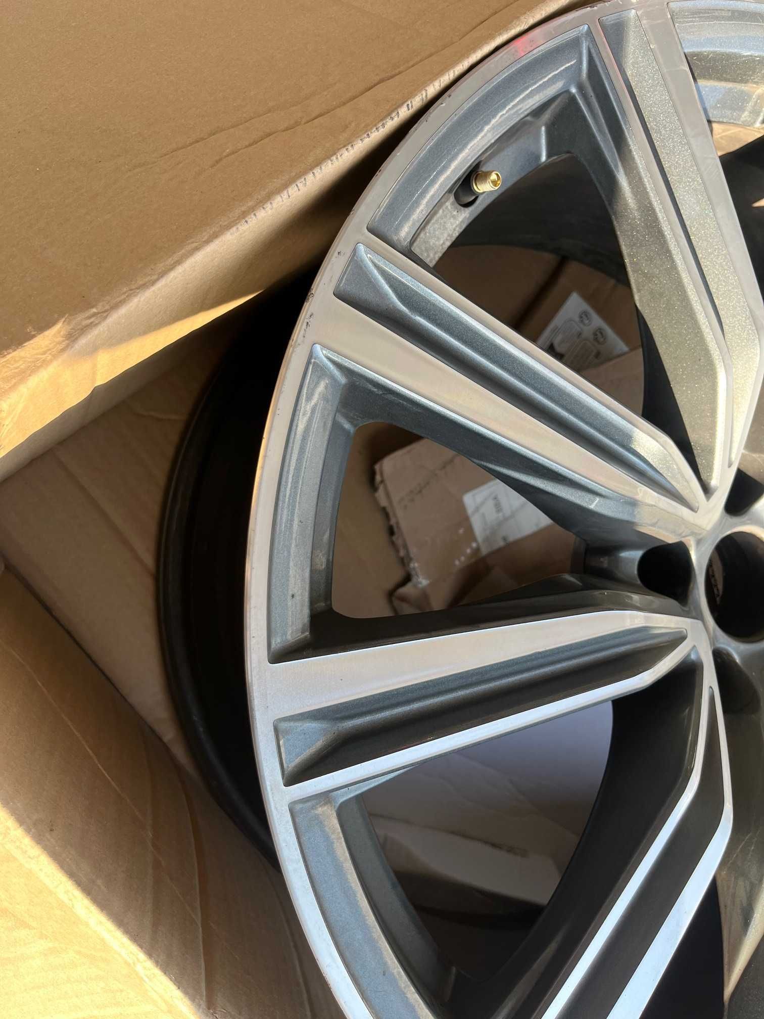 Oryginalna FELGA Audi Q8 S-line 4M8 21 cali 5x112, q7