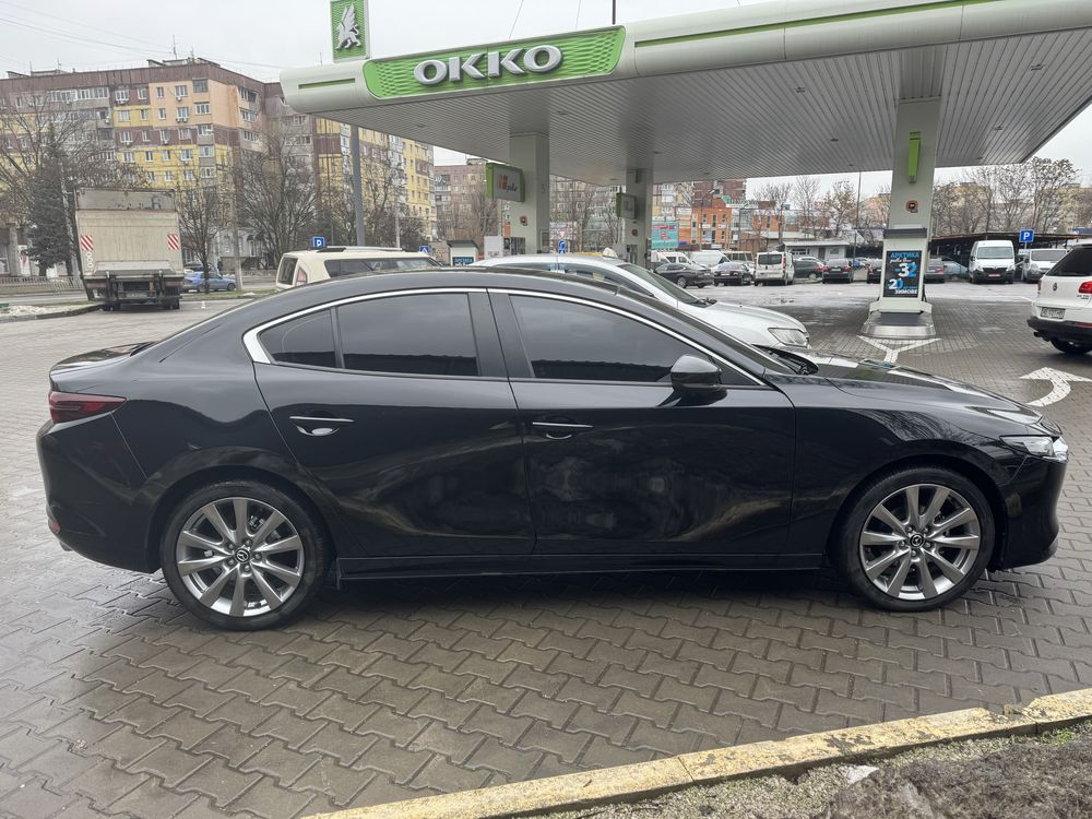 Mazda 3  год 2021