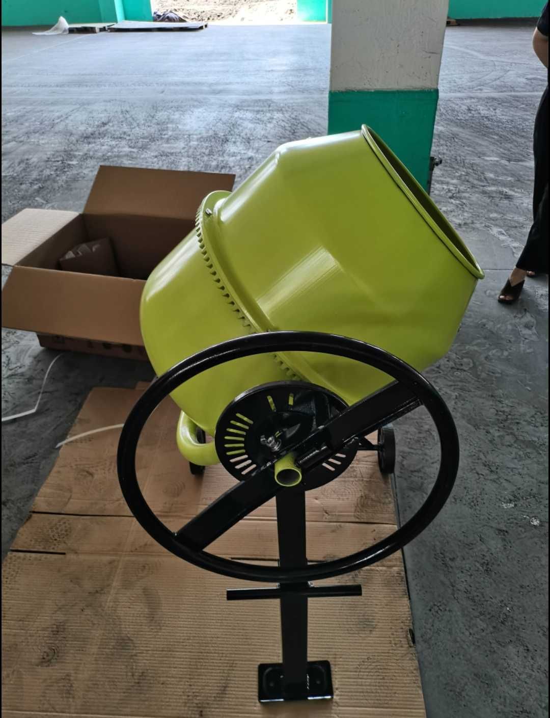 Betoniarka budowlana G-SHAN mieszarka 120L 450W 230V żeliwny wieniec