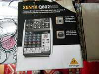 Misturador som Xenyx Q802USB