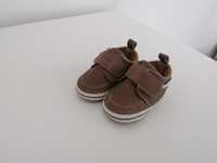 Sapatos zippy de bebe
