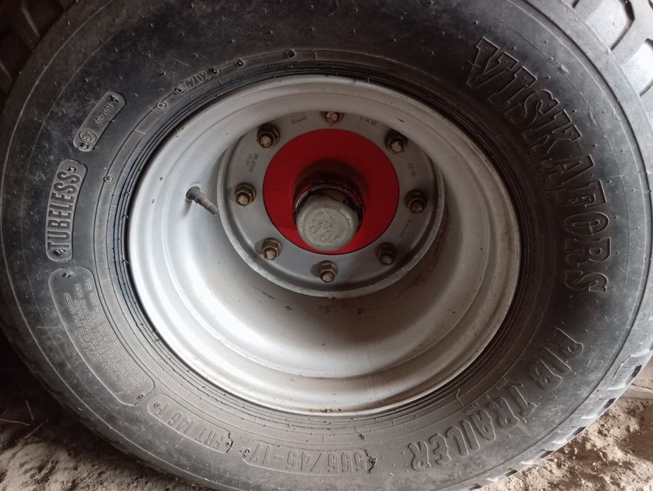 Przyczepa samozbierająca