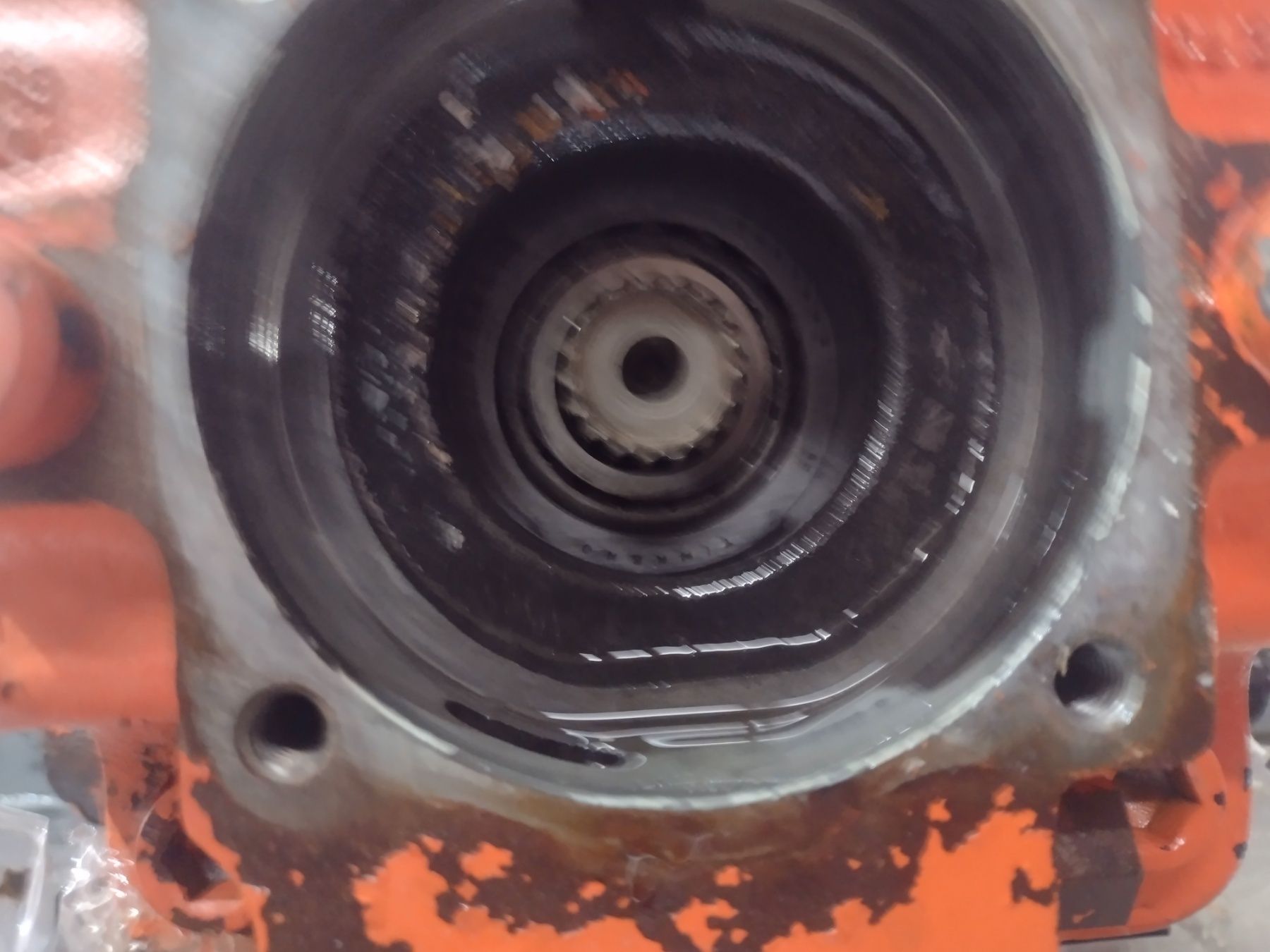 Ремонт погрущика катка ескаватора електрикі гідравліки насоса гідромот