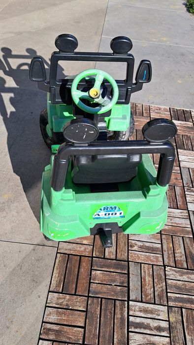 Samochód jeep na pedały