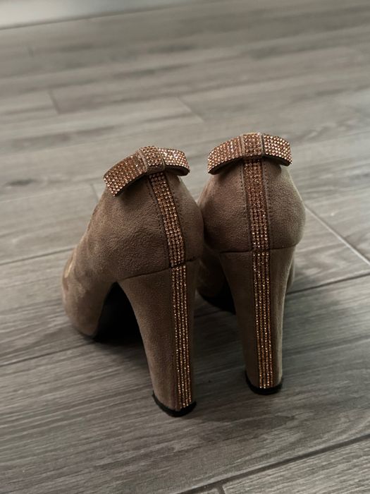 Туфлі 38 розміру