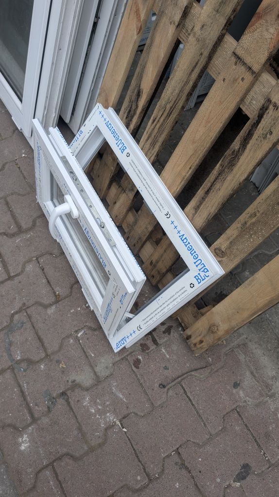 KR HAUS okno 60x40 nowe białe pcv uchylne 2 szybowe okna drzwi POZNAŃ