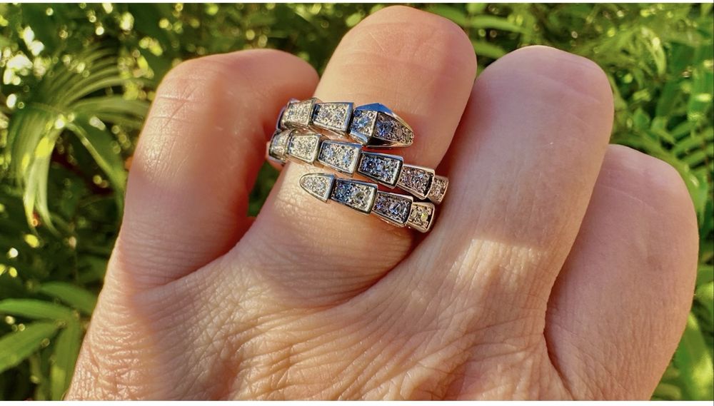 Золота каблучка з діамантами під бренд Bvlgari Serpenti,змія,18.2 роз