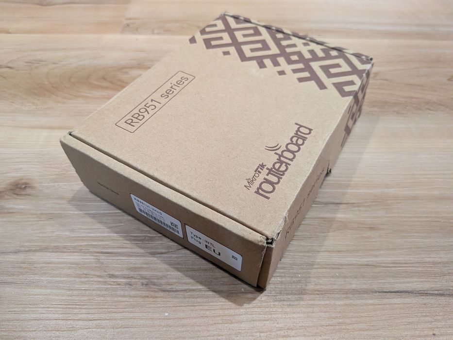 Router Mikrotik rb951Ui-2HnD