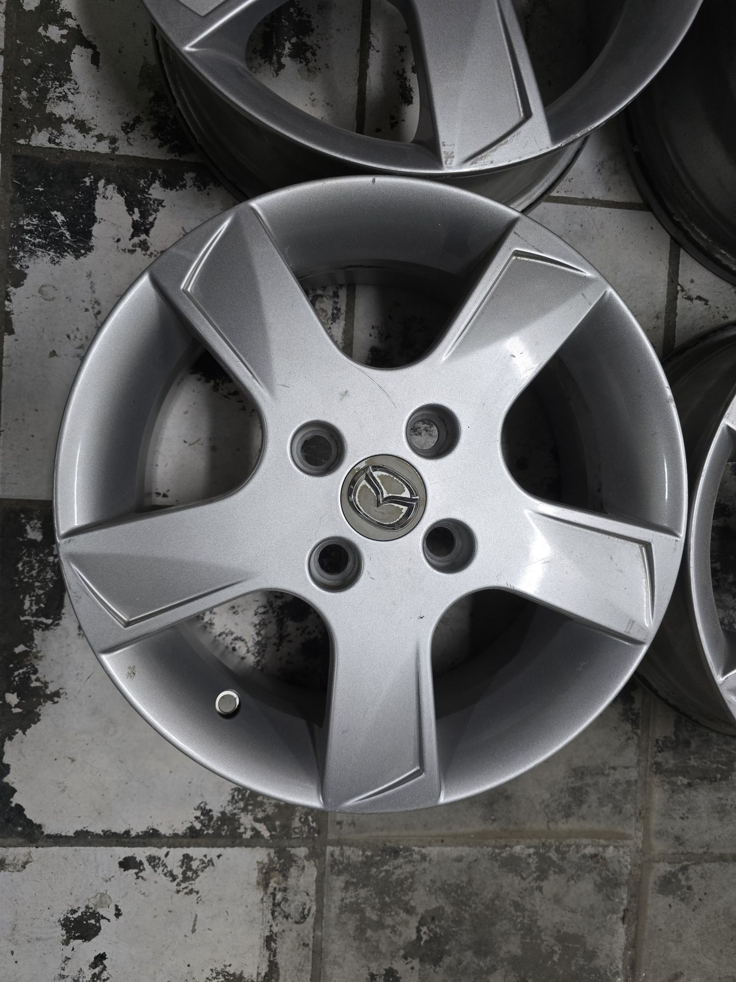 Alufelgi felgi aluminiowe mazda ii 6j x 15" 4x108 et 52,5 ford volvo