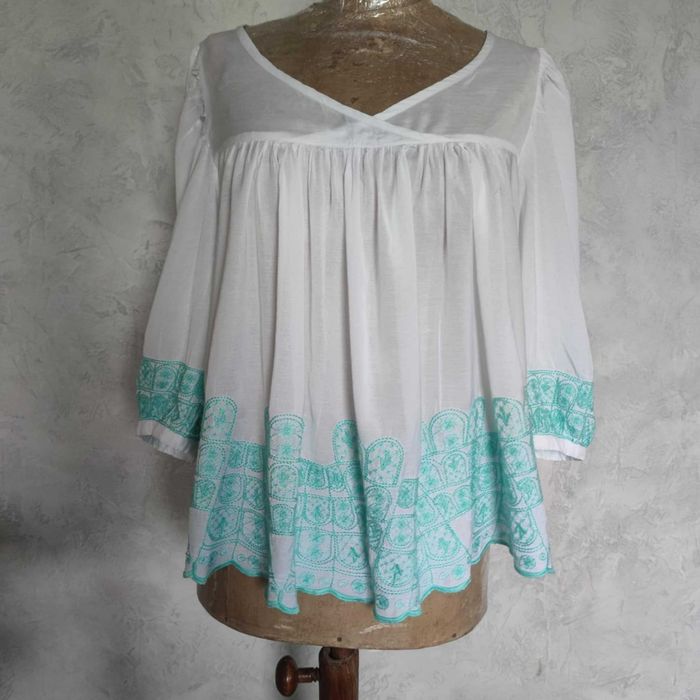 VILA Urocza biała bluzka z haftem r. M