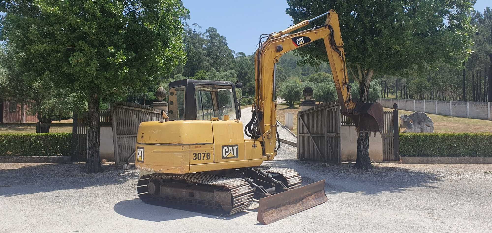 Mini Giratória Caterpillar 307 B