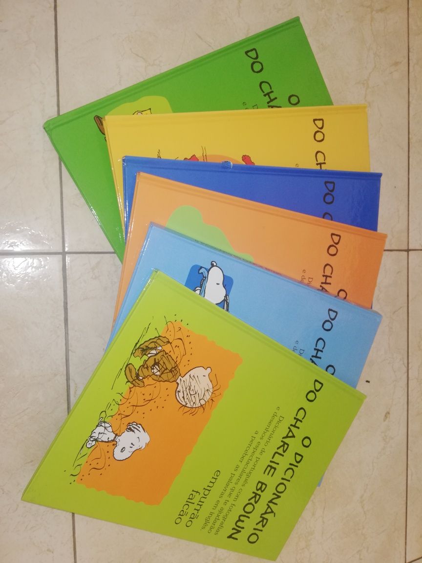Coleção completa dicionário português/inglês de Charlie Brown 16 volum