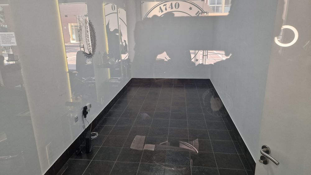 Alugo sala  dentro de barbearia