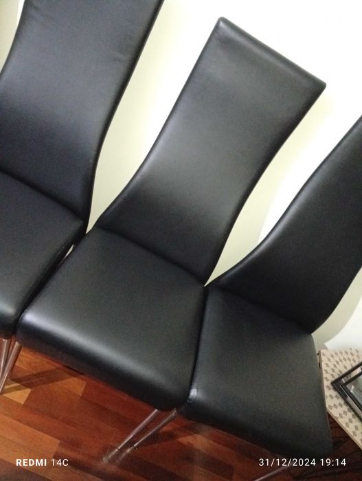 Cadeiras sala em Preto