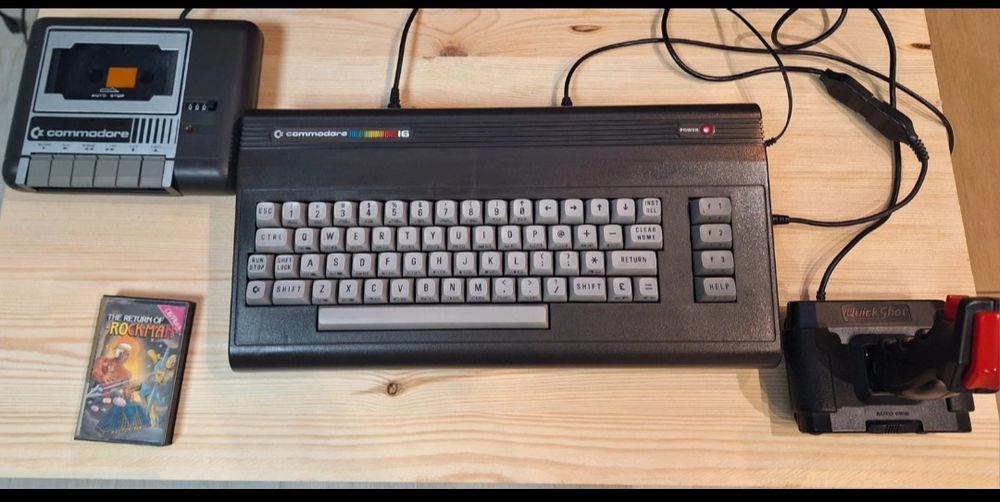 Commodore 16 | 1985r | Komplet w bdb stanie | 2 gry | oryginalne opako