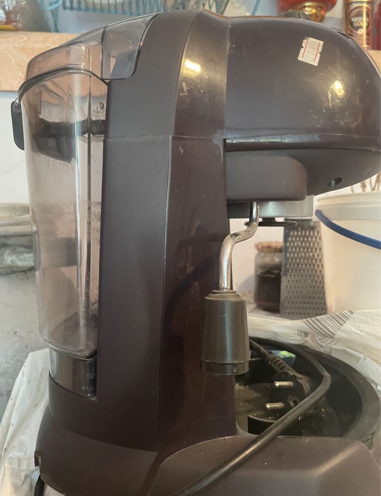 Кавомашина, кофе машина DeLonghi