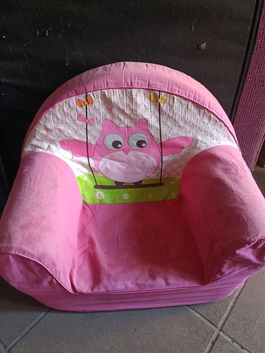 Fotelik z gąbki dla dzieci