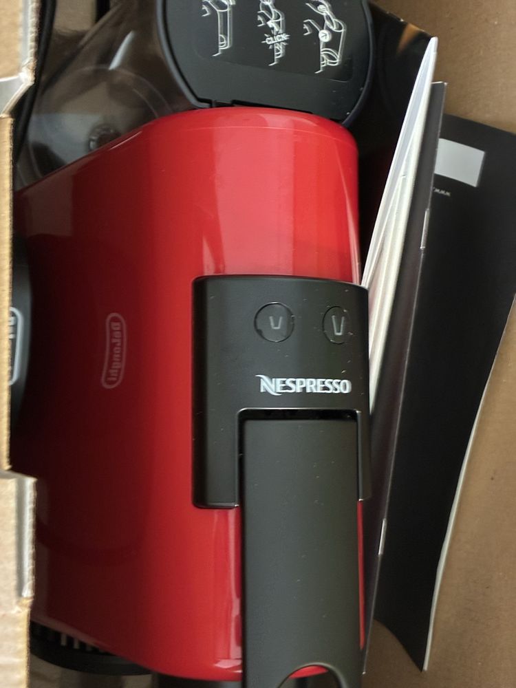 Máquina de café nespresso delonghi