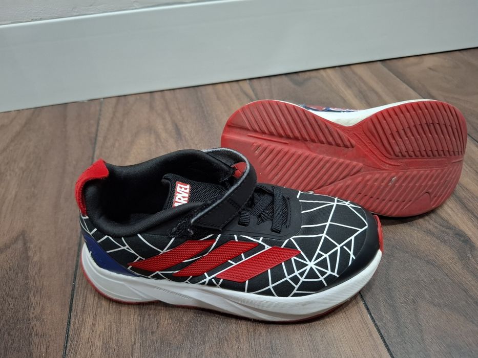 Ténis Adidas Spider-Man 30