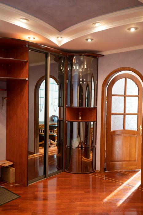 Продам 3кімнатну на вул. Дмитрівський 13а Цирк Золотоустівська