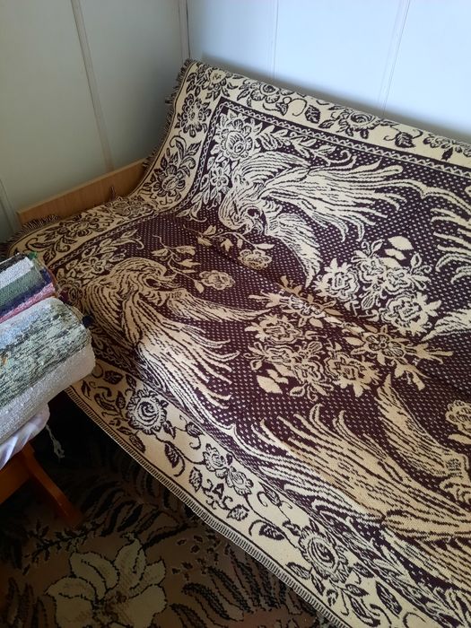 Sprzedam narzutę wełnianą.