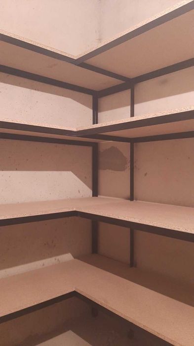 Стелажі з кутника для підвалу, гаружу чи дачі