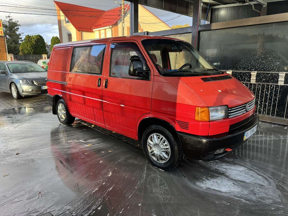 Продаю Фольксваген Транспортер грузо- пас.