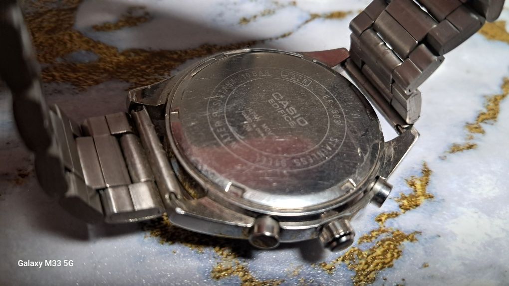 Продам часы хронограф Casio