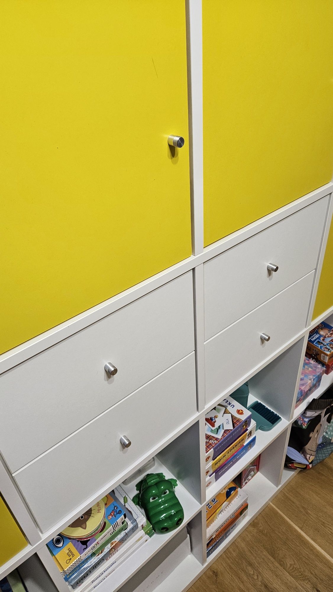 Regał IKEA KALLAX w super konfiguracji.