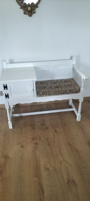 Drewniane siedzisko z szufladą