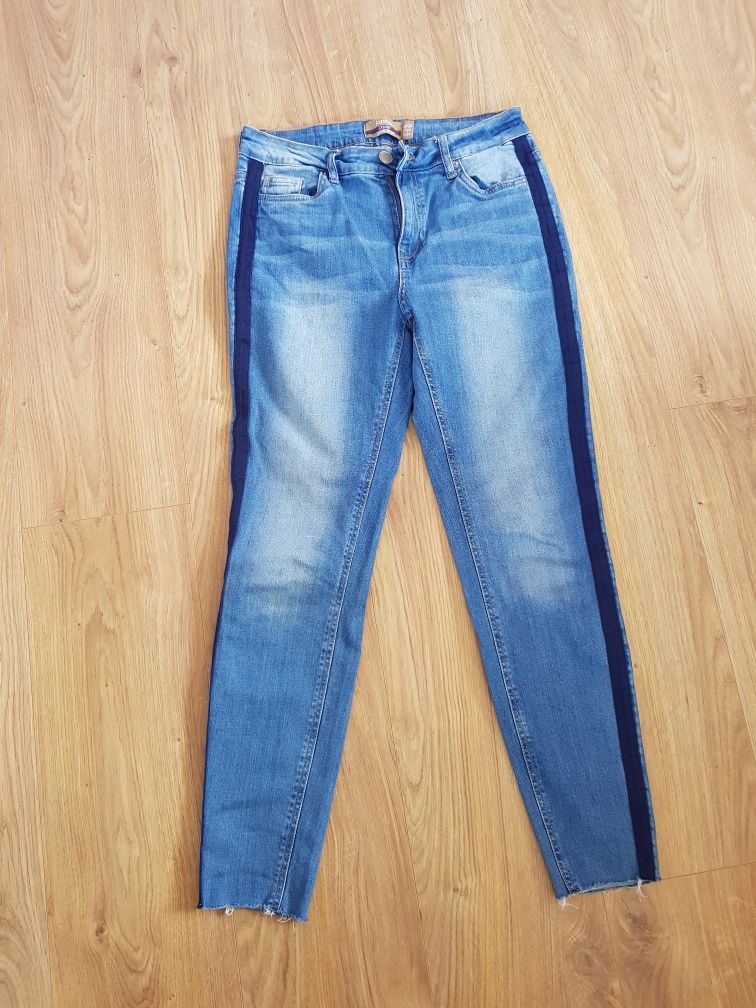 Nowe spodnie jeans Rozmiar S