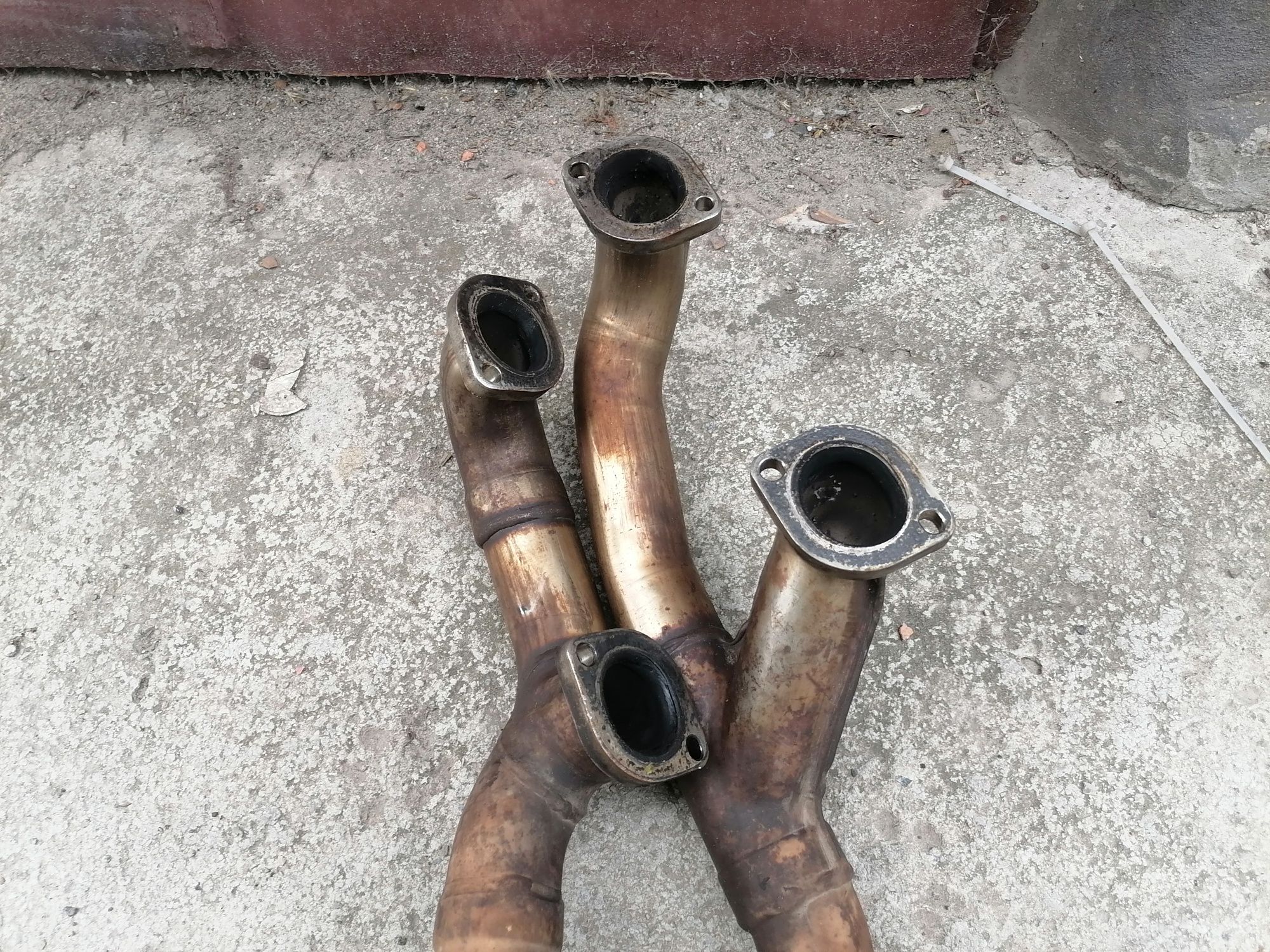 Випускні колектори бмв е38 е39  v8