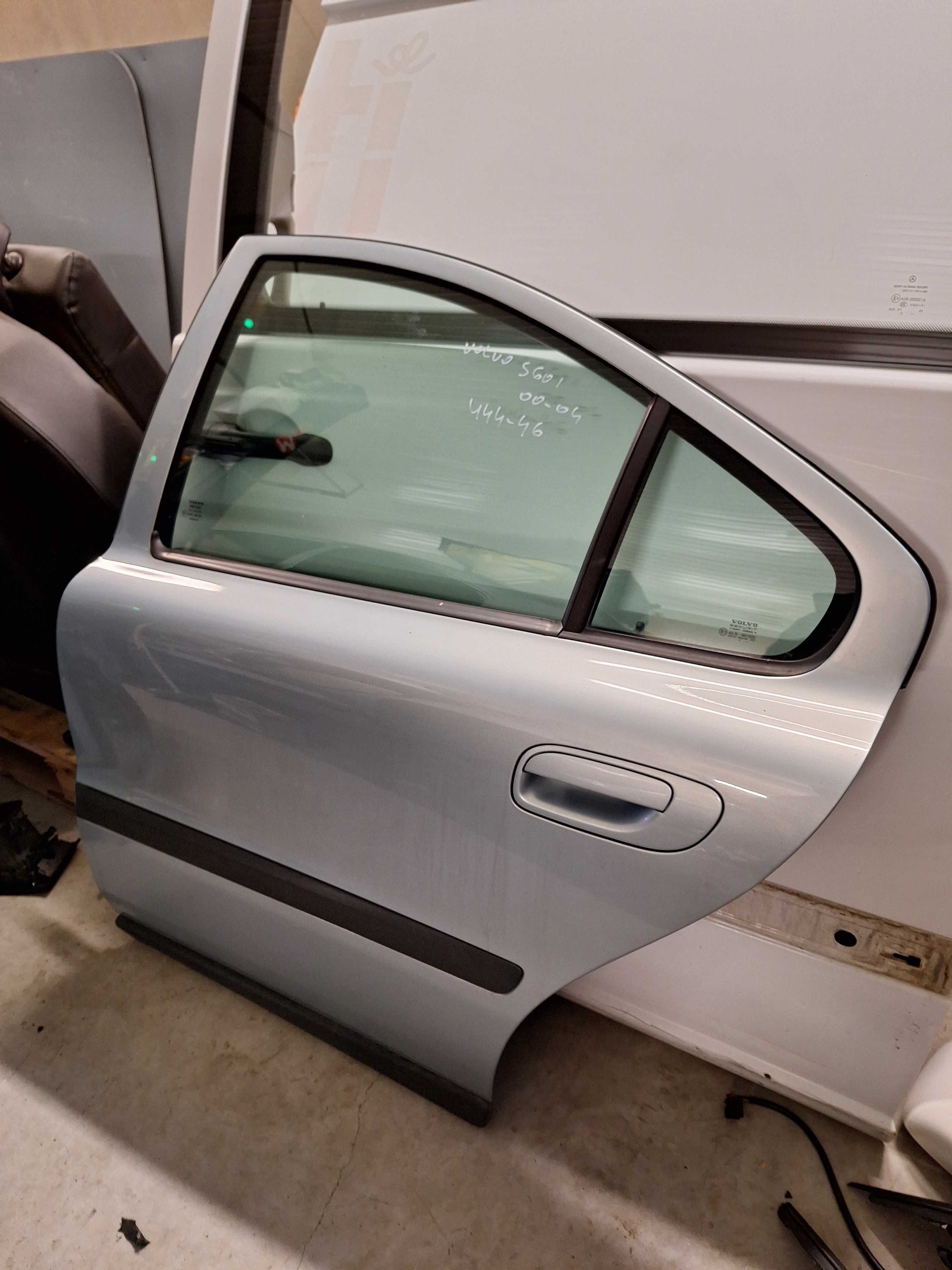 Drzwi lewe tylne volvo s60 I 00-04r 444-46