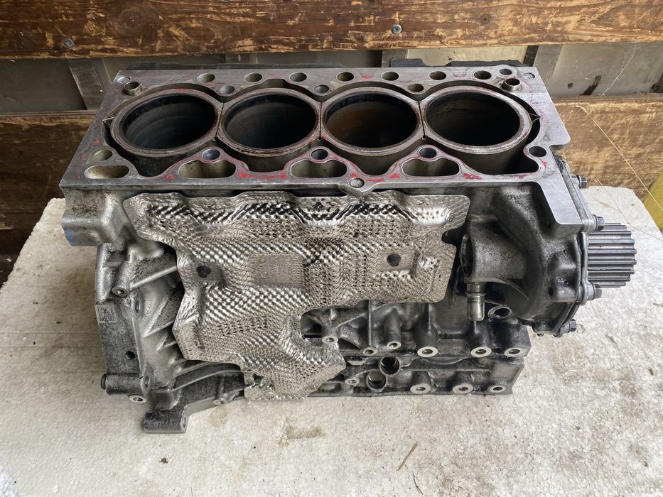 Blok silnika 2.0 D4 volvo D4204T14