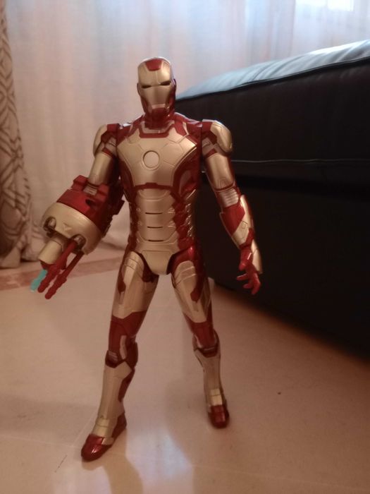 Boneco Homem de Ferro